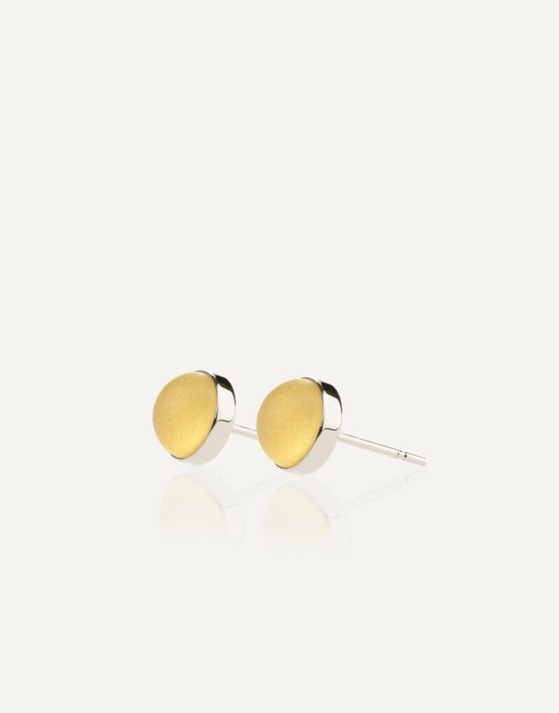minimalistiniai sidabriniai auskarai su 8mm geltonu gintaru